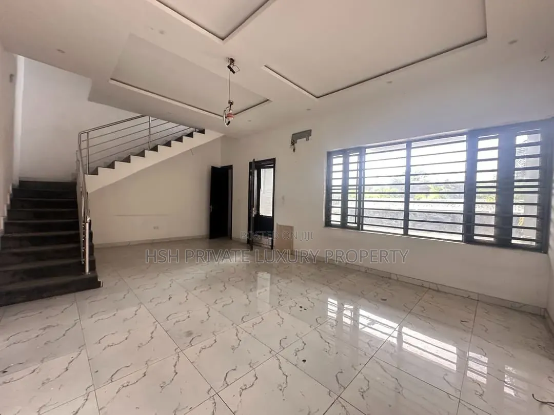 4bdrm Duplex in Vgc for rent in VGC / Ajah