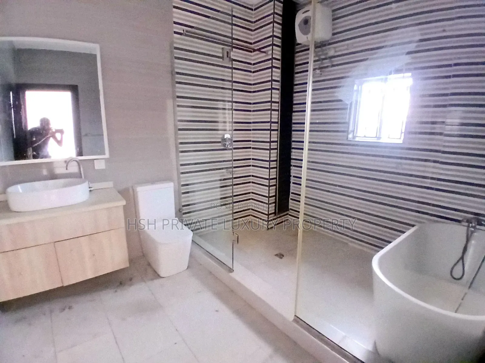 4bdrm Duplex in Ikota for rent in Ikota