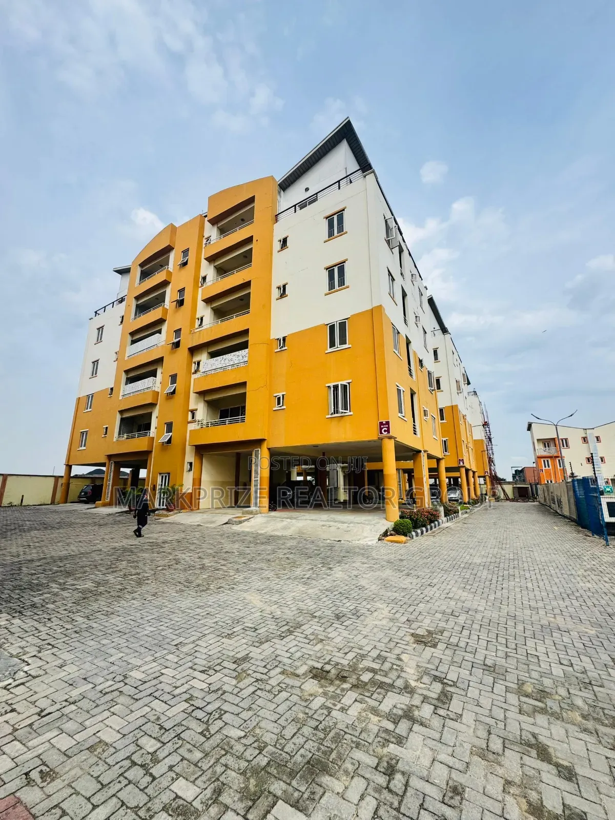Furnished 3bdrm Maisonette in Yaba Lagos, Akoka for sale in Akoka
