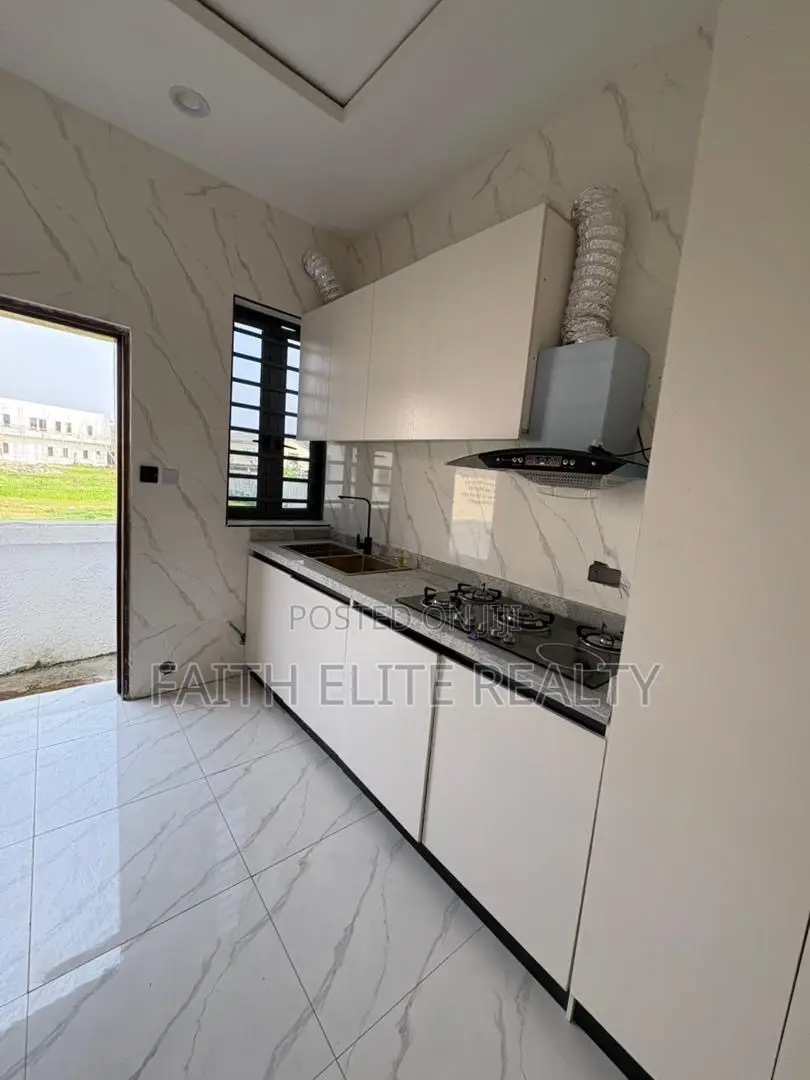 4bdrm Duplex in Abraham Adesanya for sale in Abraham Adesanya Estate
