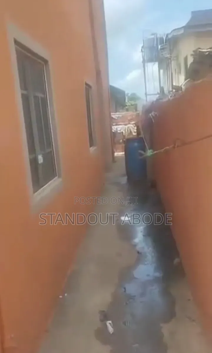 2bdrm Block of Flats in Good Location, Abaranje for sale in Abaranje
