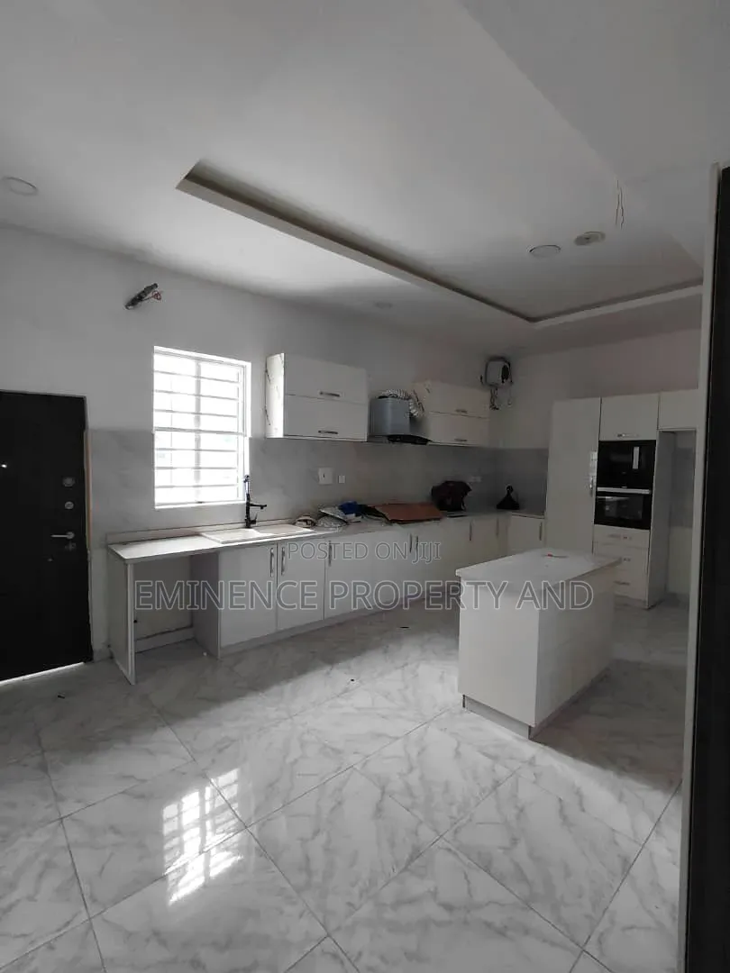 4bdrm Duplex in Ikota for rent in Ikota