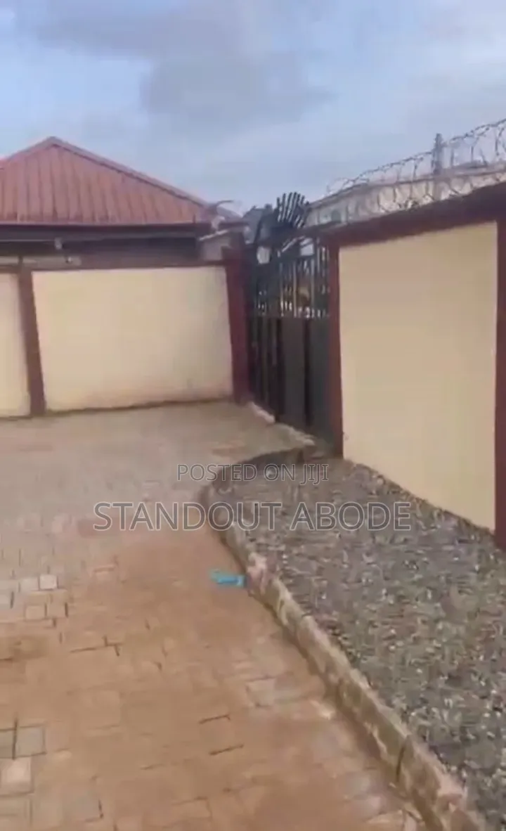 3bdrm Block of Flats in In A Secure Location, Ayobo for sale in Ayobo