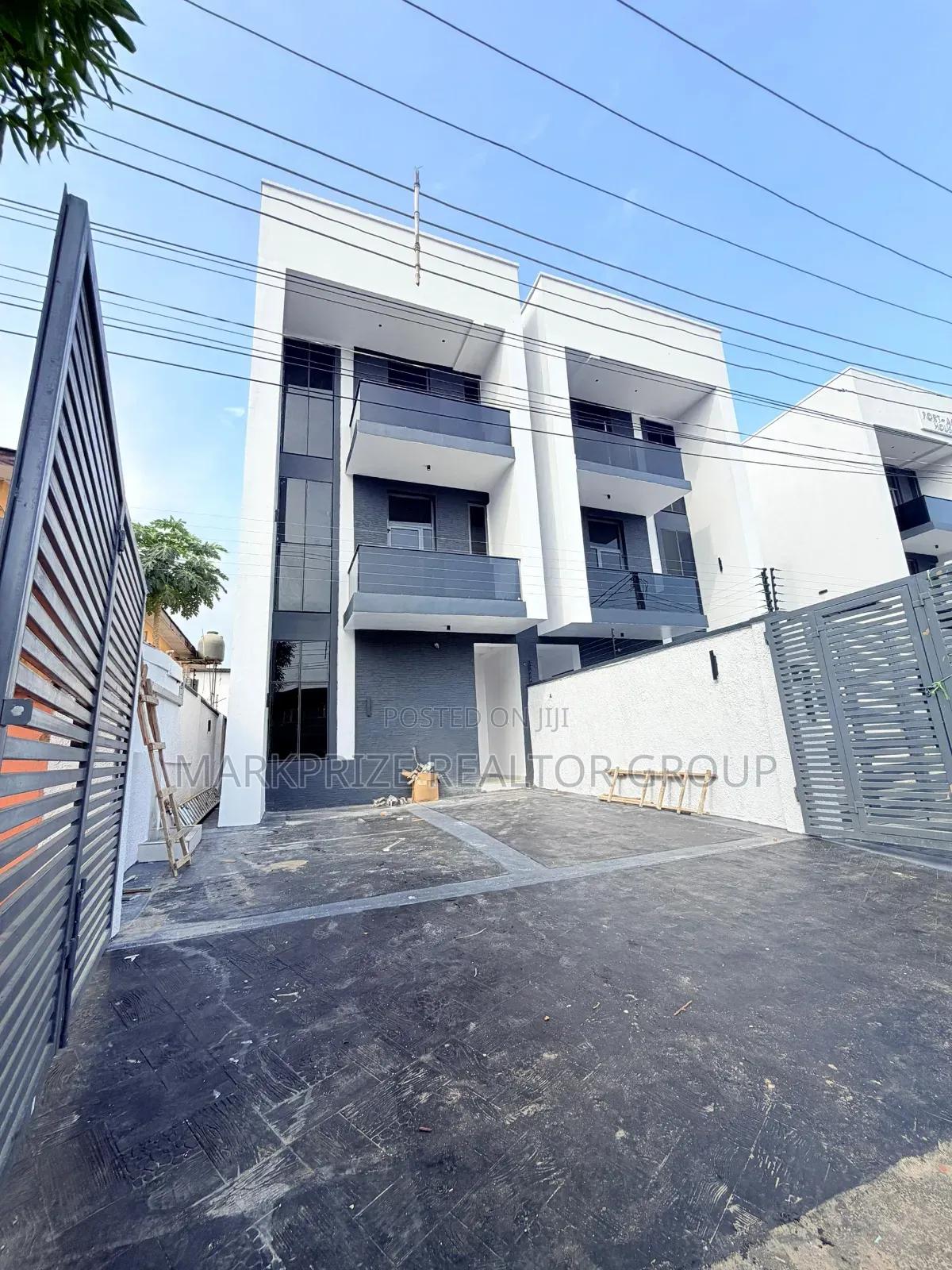 4bdrm Duplex in Adeniyi Jones Ikeja for sale in Adeniyi Jones