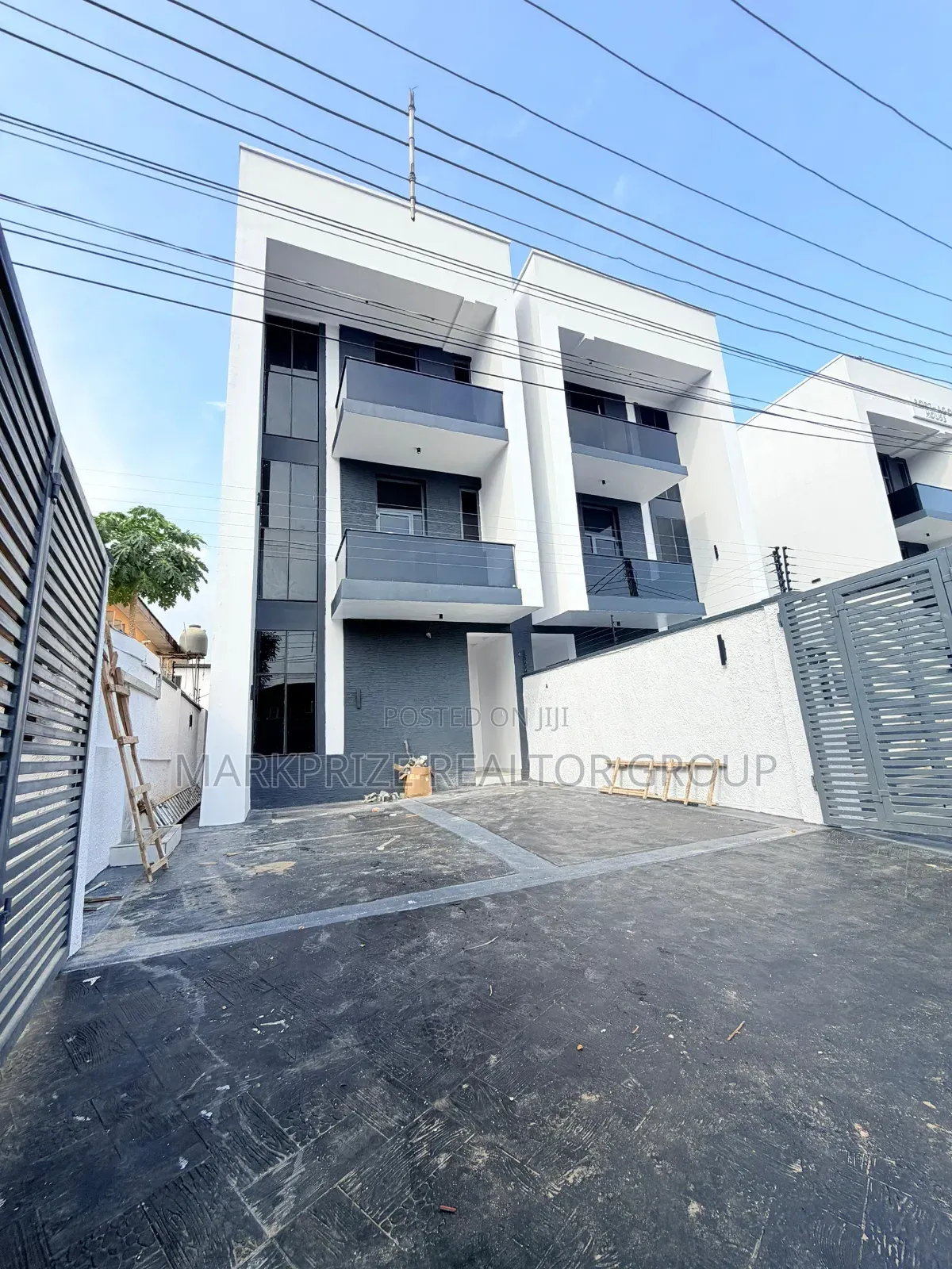 4bdrm Duplex in Adeniyi Jones Ikeja for sale in Adeniyi Jones