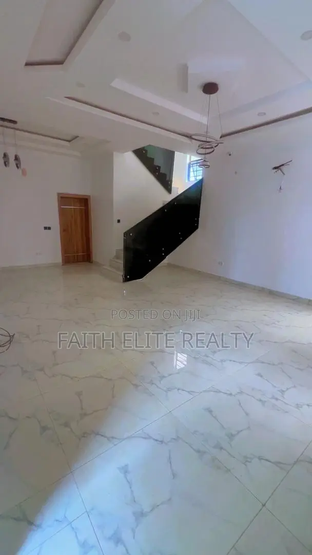 5bdrm Duplex in Ikate for rent in Ikate