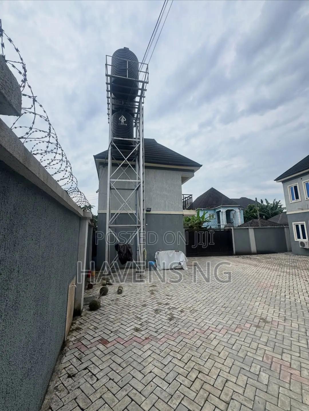 9bdrm Block of Flats in Obio-Akpor for sale in Obio-Akpor