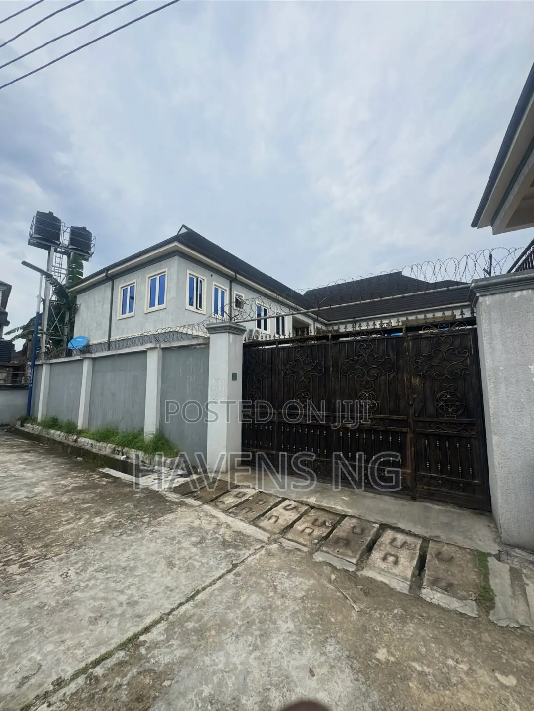 9bdrm Block of Flats in Obio-Akpor for sale in Obio-Akpor