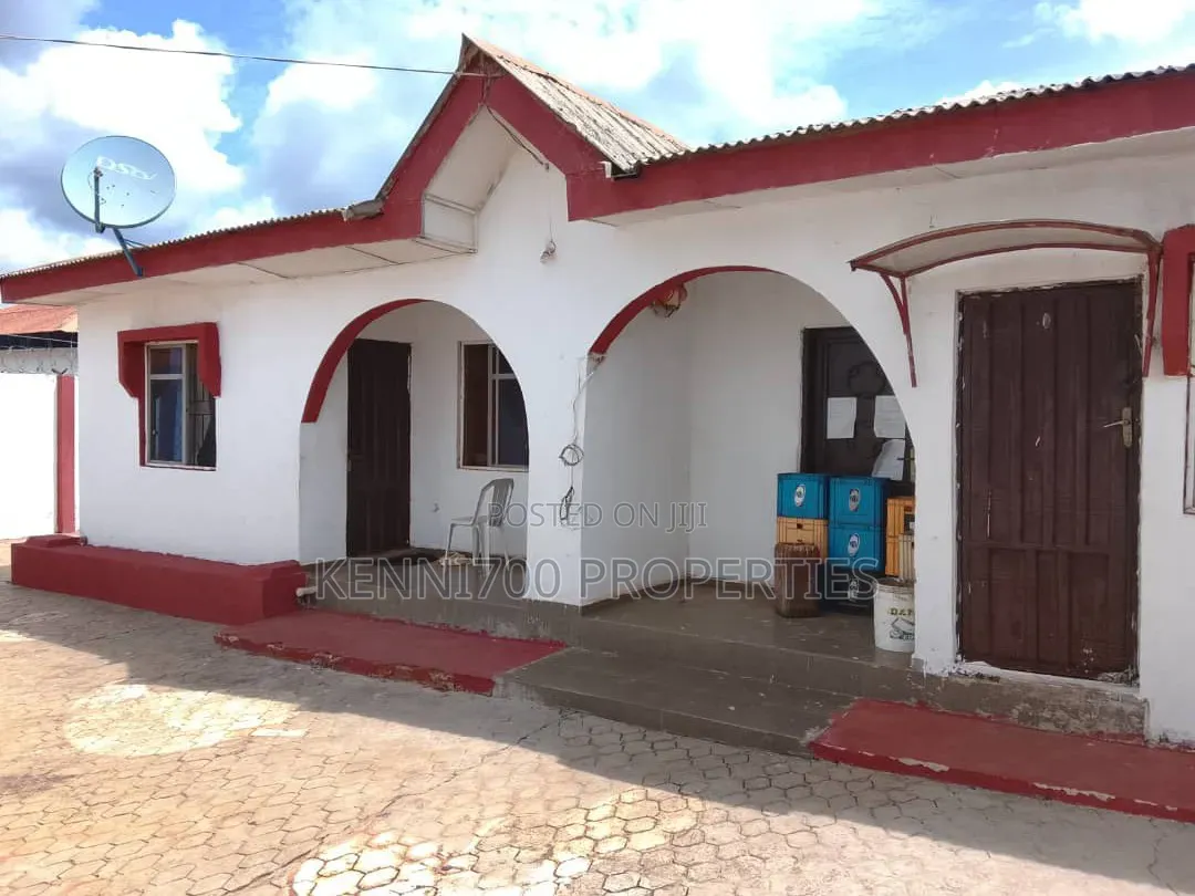 3bdrm Bungalow in Onibuku Bus Stop, for sale in Ado-Odo/Ota