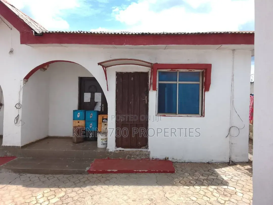 3bdrm Bungalow in Onibuku Bus Stop, for sale in Ado-Odo/Ota