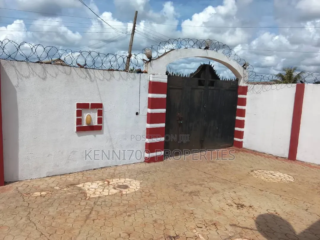 3bdrm Bungalow in Onibuku Bus Stop, for sale in Ado-Odo/Ota