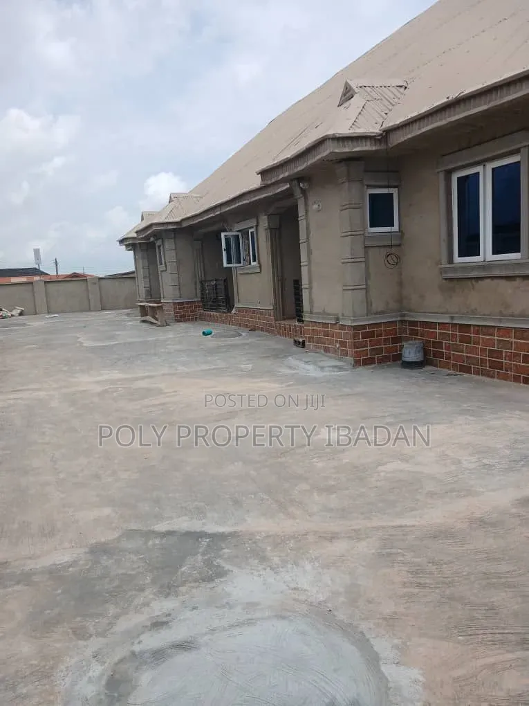 2bdrm House in Akala Express, Akobo for rent in Akobo