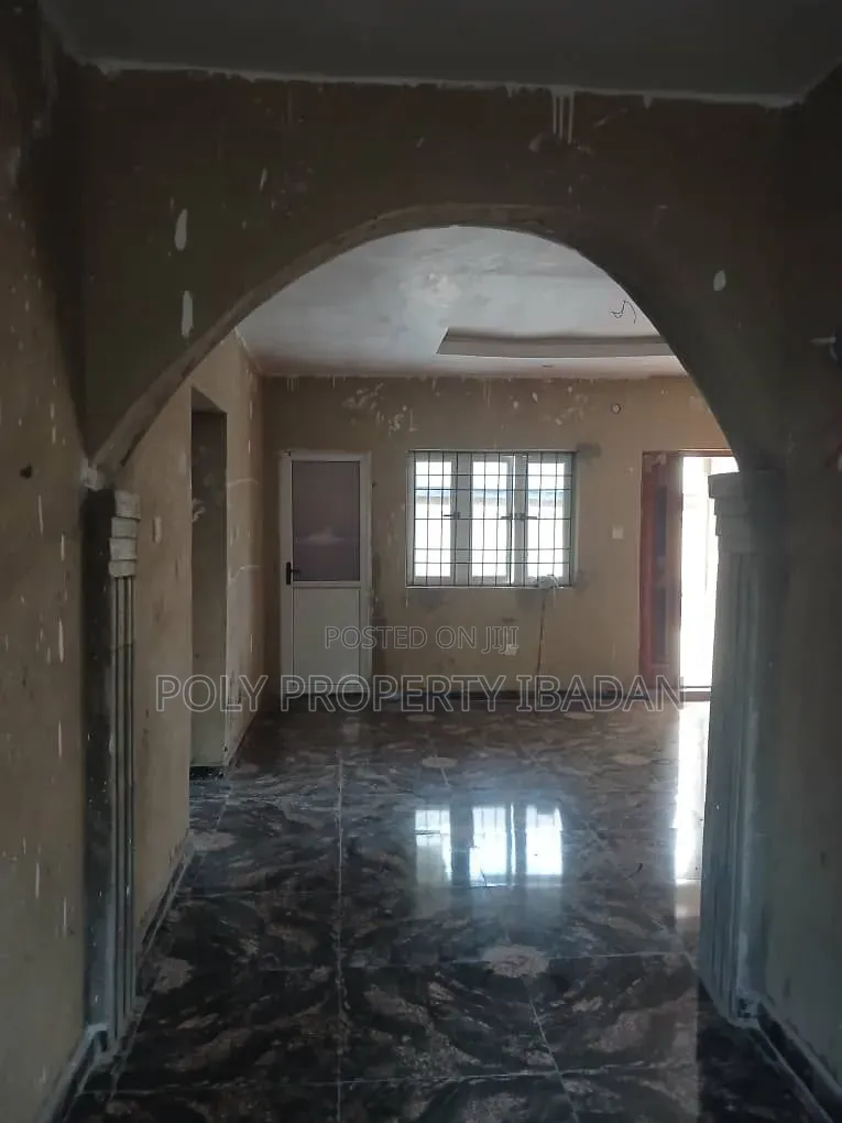 2bdrm House in Akala Express, Akobo for rent in Akobo