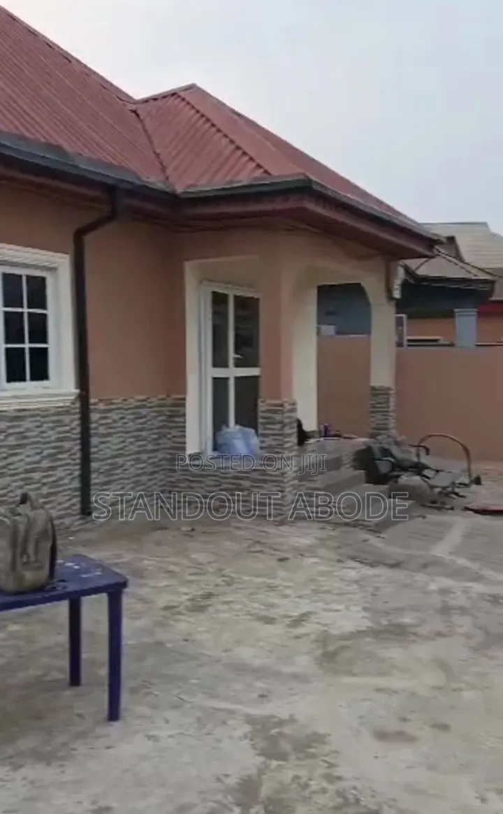 4bdrm Bungalow in Peace Estate, Iyana Ipaja for sale in Iyana Ipaja