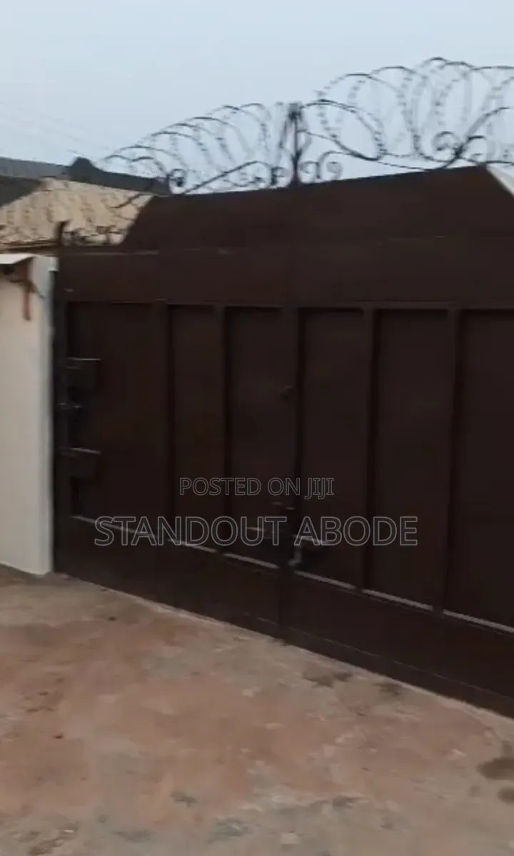 4bdrm Bungalow in Peace Estate, Iyana Ipaja for sale in Iyana Ipaja