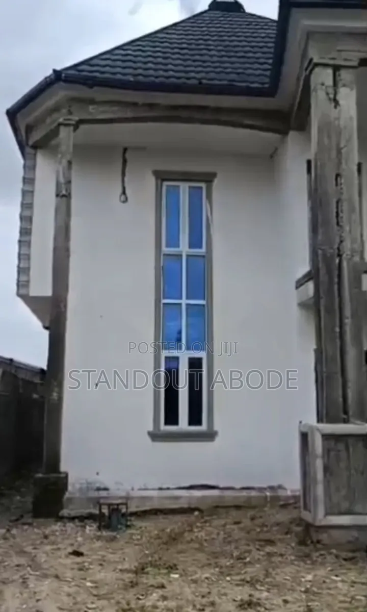 4bdrm Duplex in Onimaba Estate, Ikotun / Ikotun/Igando for sale in Ikotun / Ikotun/Igando