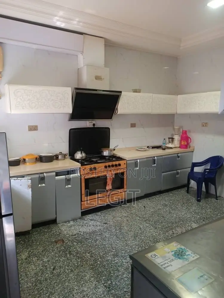 5bdrm Duplex in Central Business District for sale in Central Business District