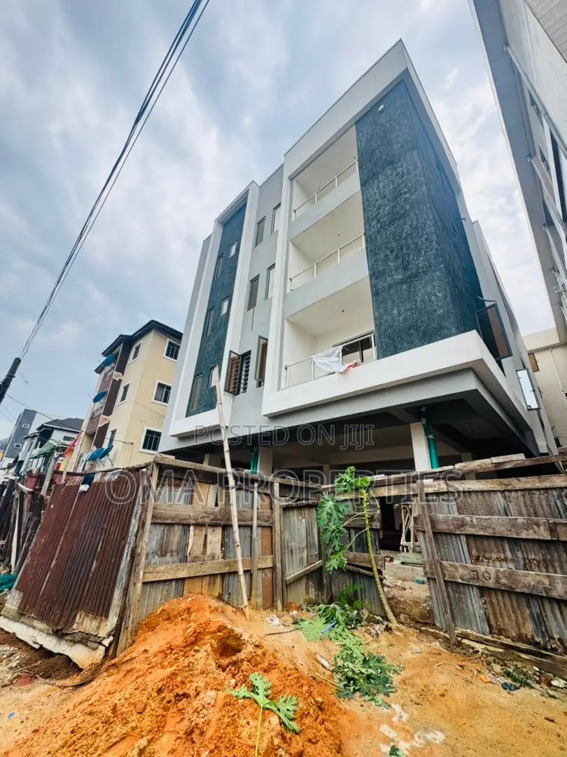 3bdrm House in Yaba for sale in Yaba