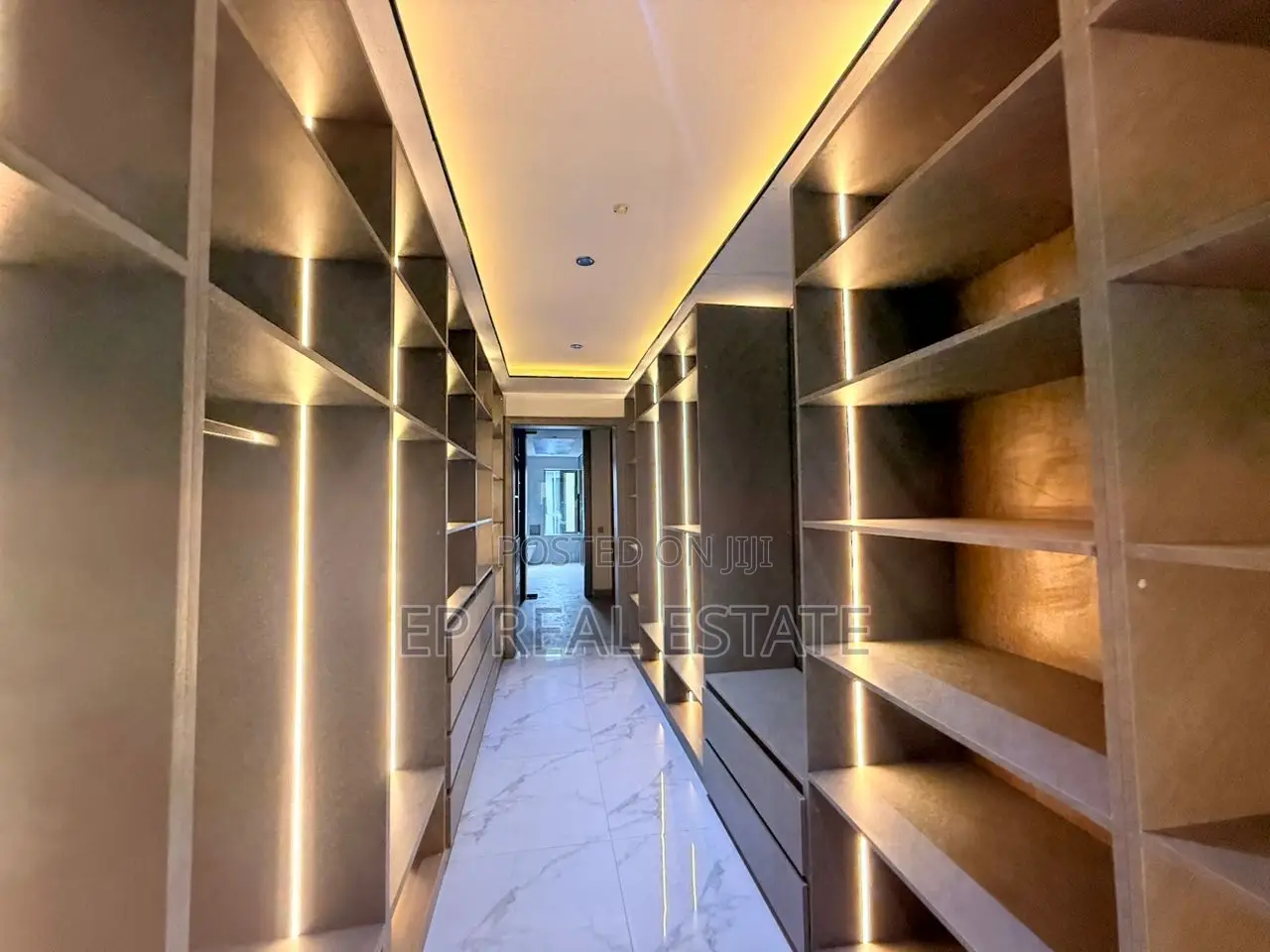 4bdrm Duplex in Utako for sale in Utako