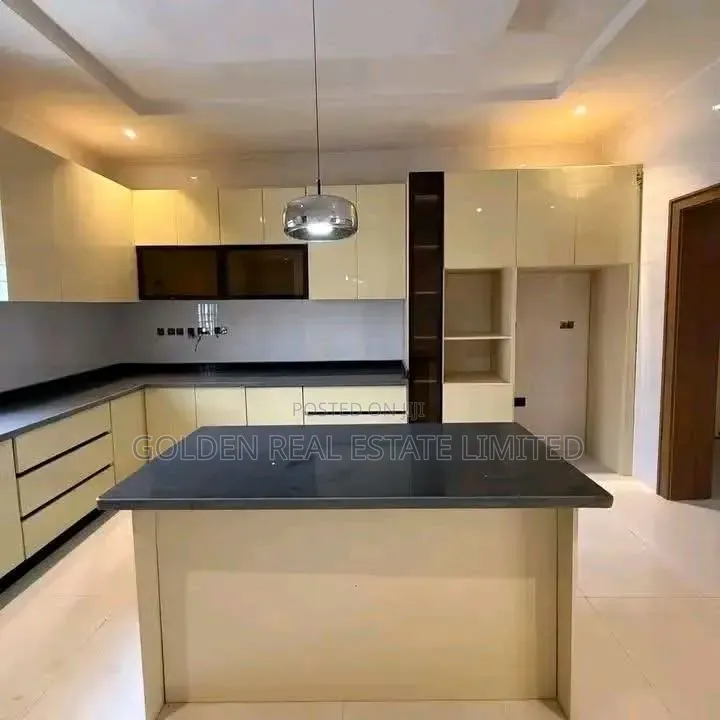 5bdrm Duplex in Jahi for sale in Jahi