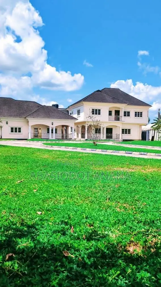 4bdrm Duplex in Osongoma Estate, Uyo for sale in Uyo