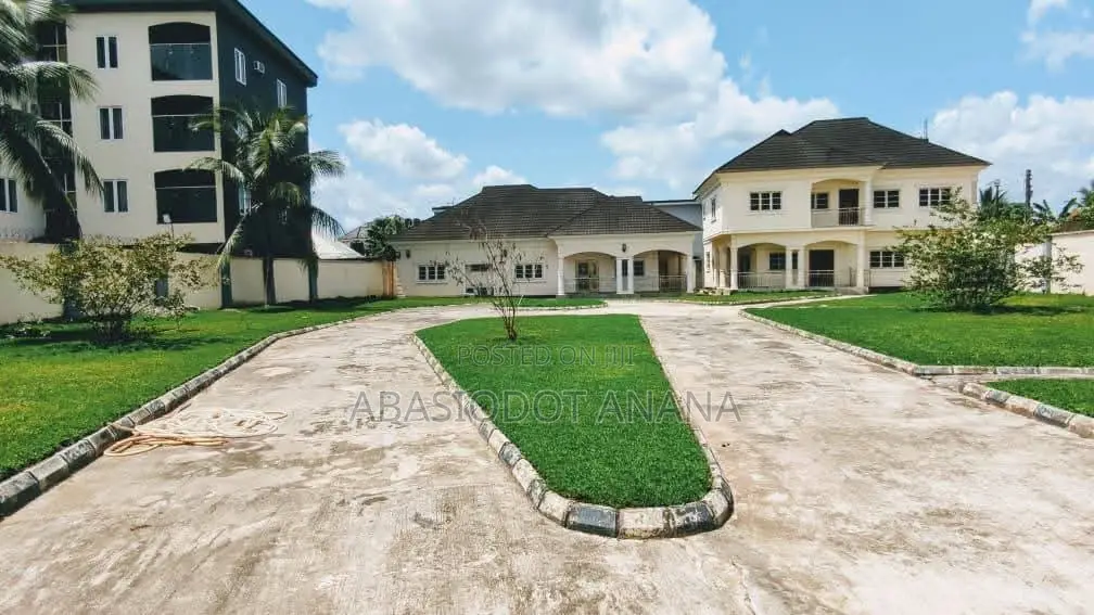 4bdrm Duplex in Osongoma Estate, Uyo for sale in Uyo