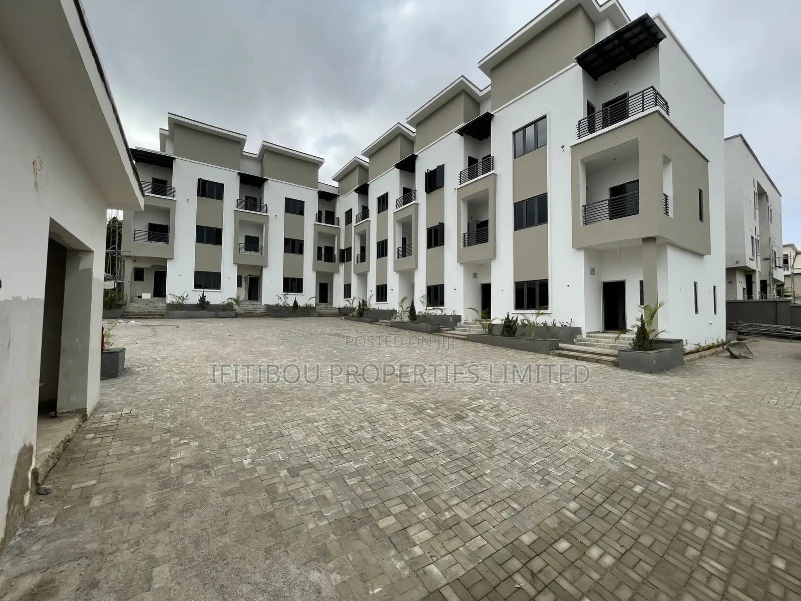 4bdrm Townhouse/Terrace in Din Estate, Guzape District for sale in Guzape District