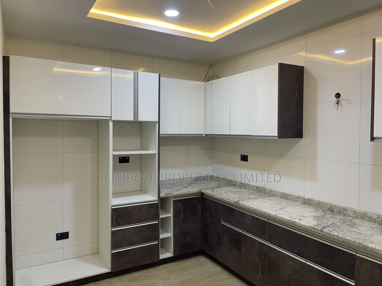 4bdrm Townhouse/Terrace in Din Estate, Guzape District for sale in Guzape District