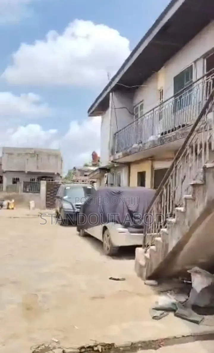 3bdrm Block of Flats in Good Location, Ikotun / Ikotun/Igando for sale in Ikotun / Ikotun/Igando