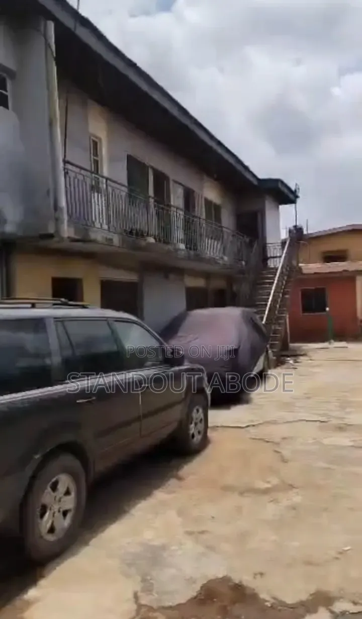 3bdrm Block of Flats in Good Location, Ikotun / Ikotun/Igando for sale in Ikotun / Ikotun/Igando