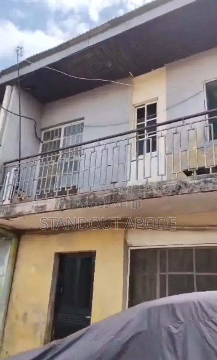 3bdrm Block of Flats in Good Location, Ikotun / Ikotun/Igando for sale in Ikotun / Ikotun/Igando