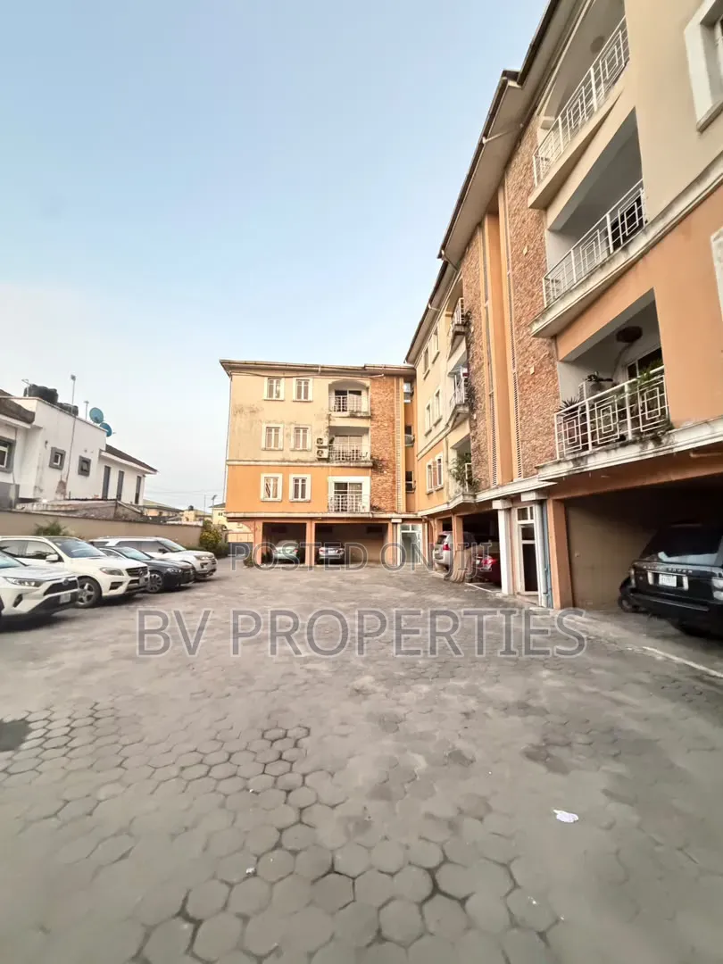 3bdrm Apartment in Lekki Phase 1 for rent in Lekki Phase 1