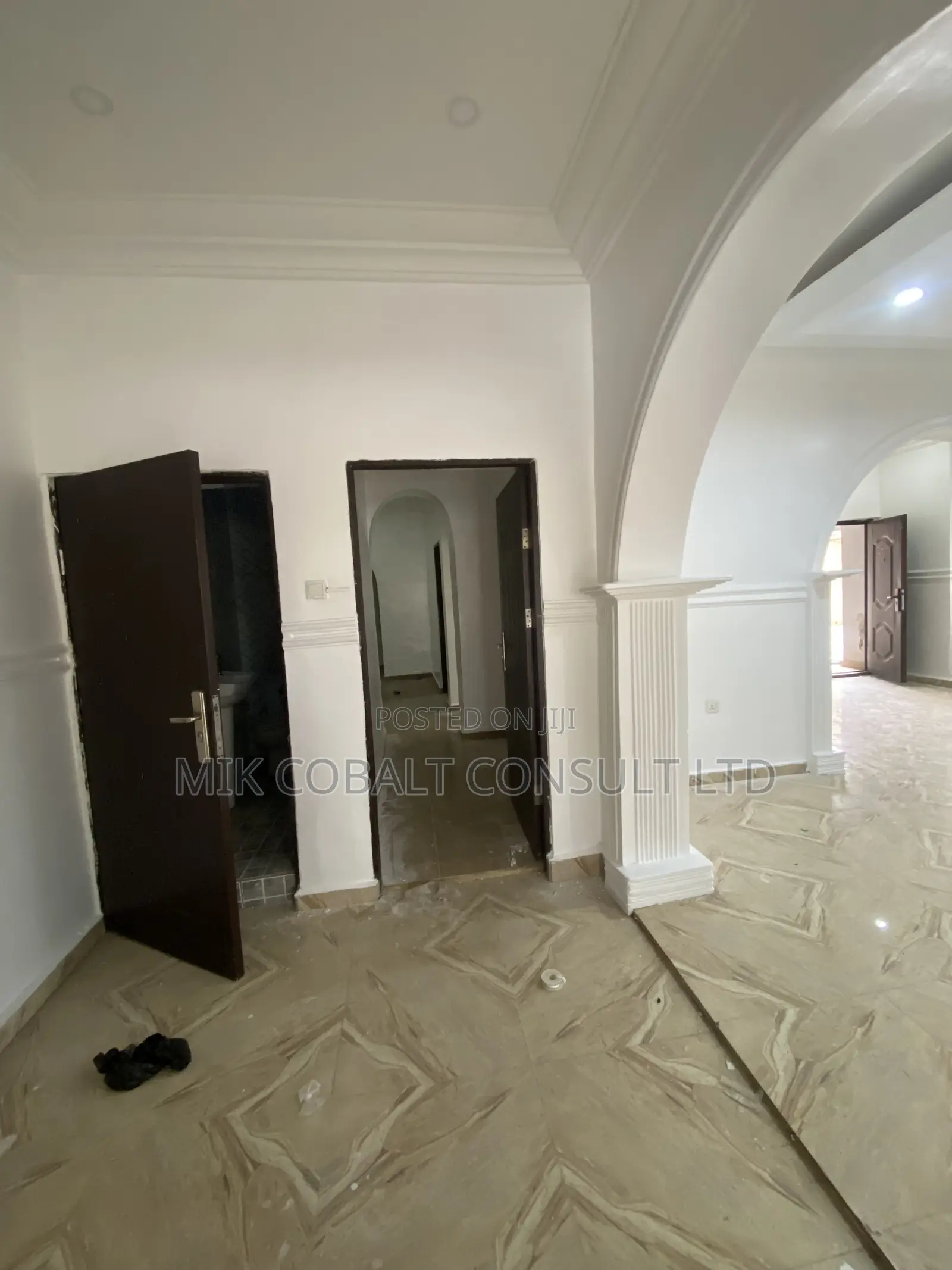 3bdrm Block of Flats in 43 Crescent, Gwarinpa for rent in Gwarinpa