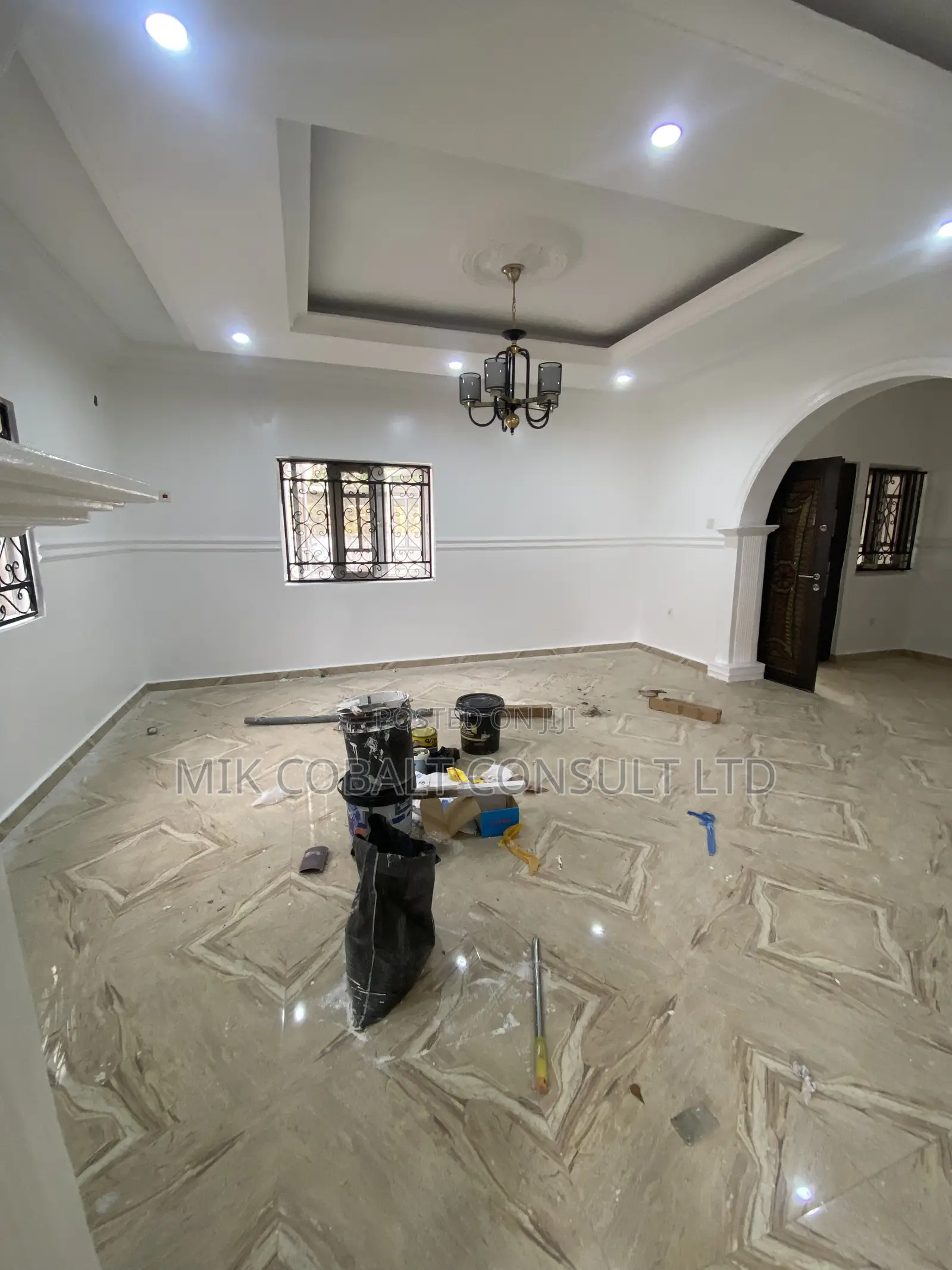 3bdrm Block of Flats in 43 Crescent, Gwarinpa for rent in Gwarinpa