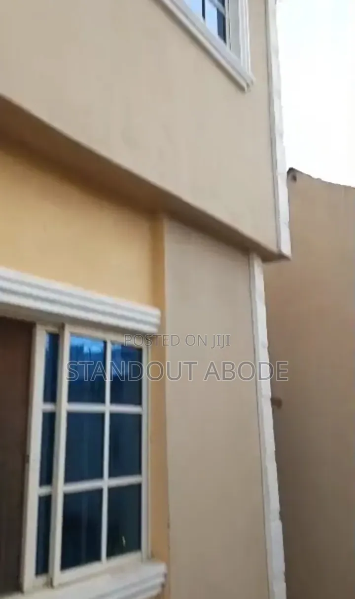 5bdrm Duplex in Good And Secure, Ipaja / Ipaja for sale in Ipaja / Ipaja