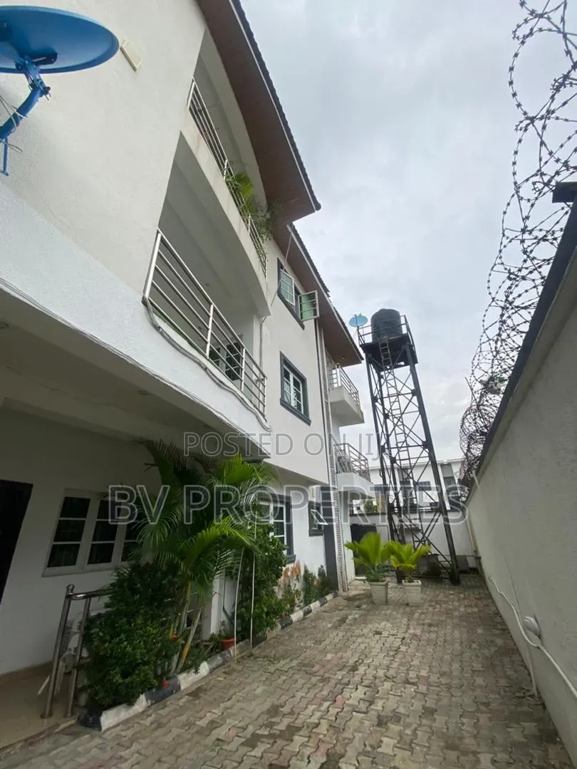 3bdrm Apartment in Lekki Phase 1 for rent in Lekki Phase 1