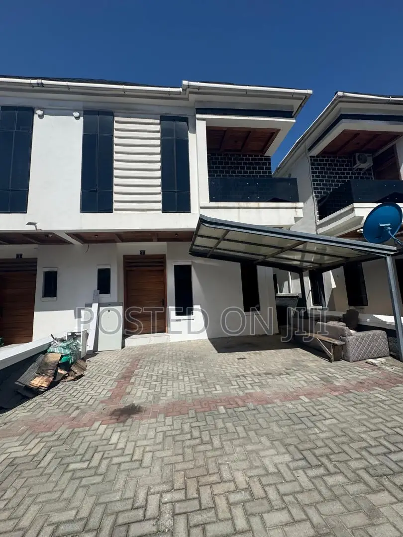 4bdrm Duplex in Before The Orchid, Lekki Phase 2 for rent in Lekki Phase 2