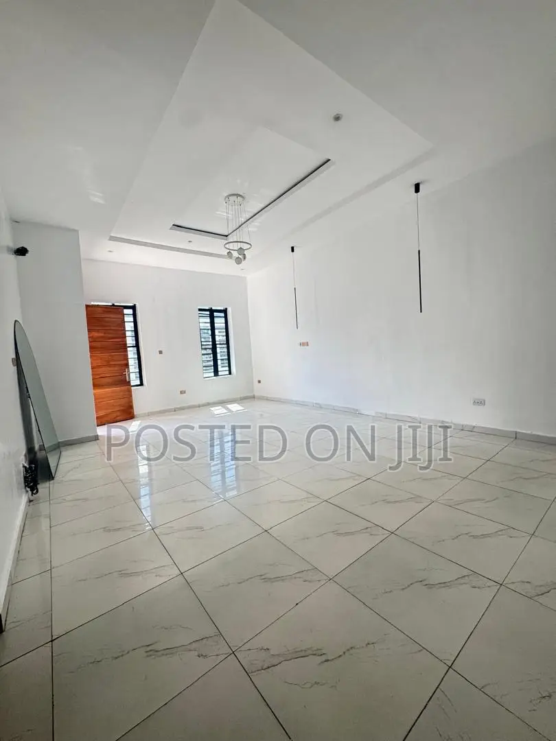 4bdrm Duplex in Before The Orchid, Lekki Phase 2 for rent in Lekki Phase 2