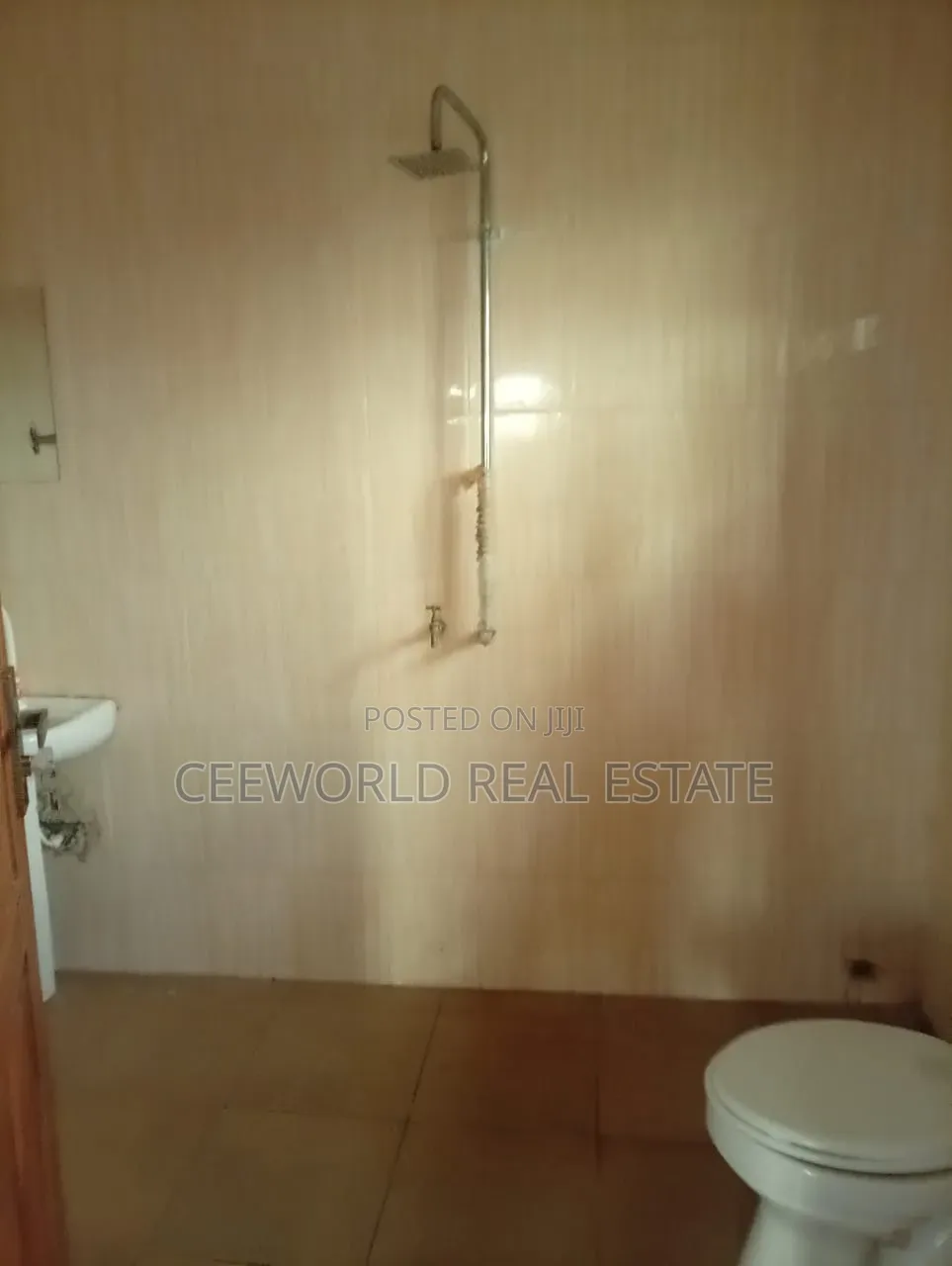 3bdrm Apartment in Isokan Estate Akobo for rent in Akobo