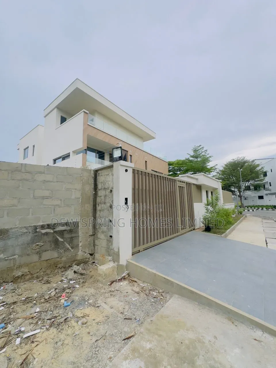 5bdrm Duplex in Banana Island for sale in Banana Island
