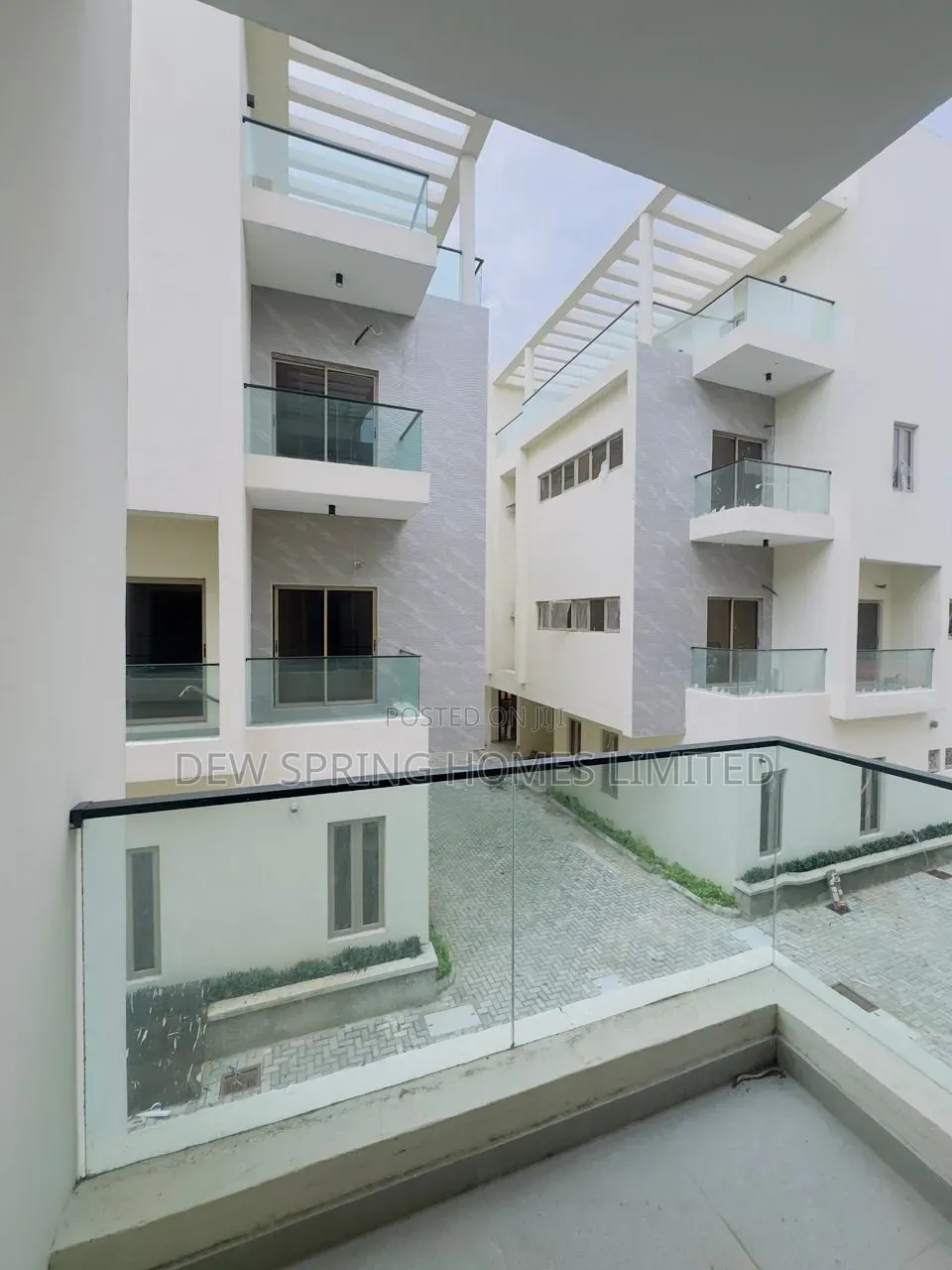 5bdrm Duplex in Banana Island for sale in Banana Island