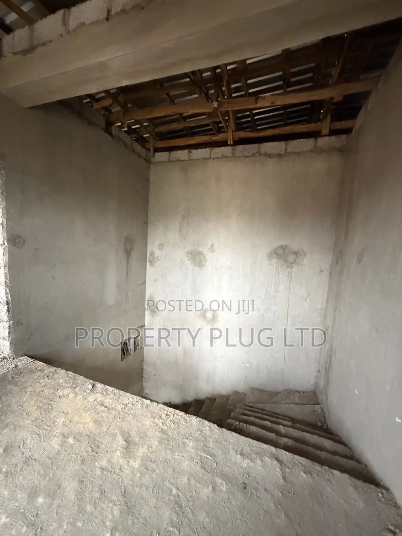 5bdrm Townhouse/Terrace in Idu for sale in Idu