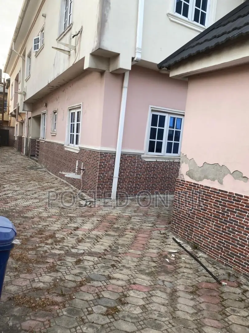 4bdrm Duplex in Ajah Signboard Ajah, Lekki Phase 2 for sale in Lekki Phase 2