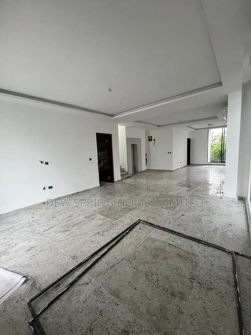 5bdrm Duplex in Banana Island for sale in Banana Island
