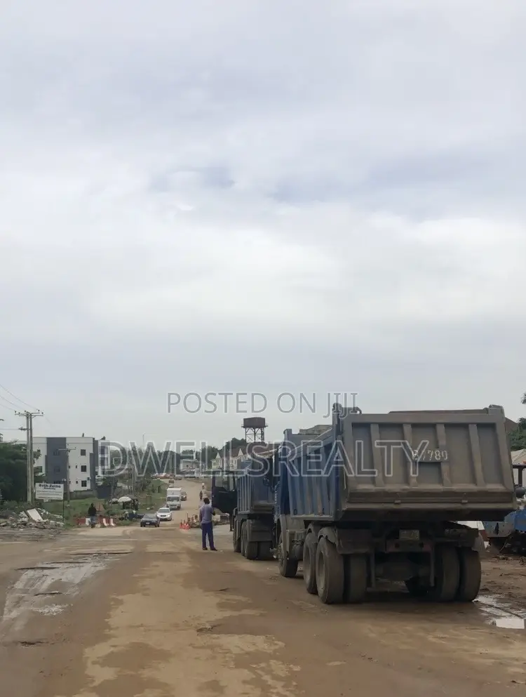 4bdrm Duplex in Peace Courts, Life Camp for sale in Life Camp