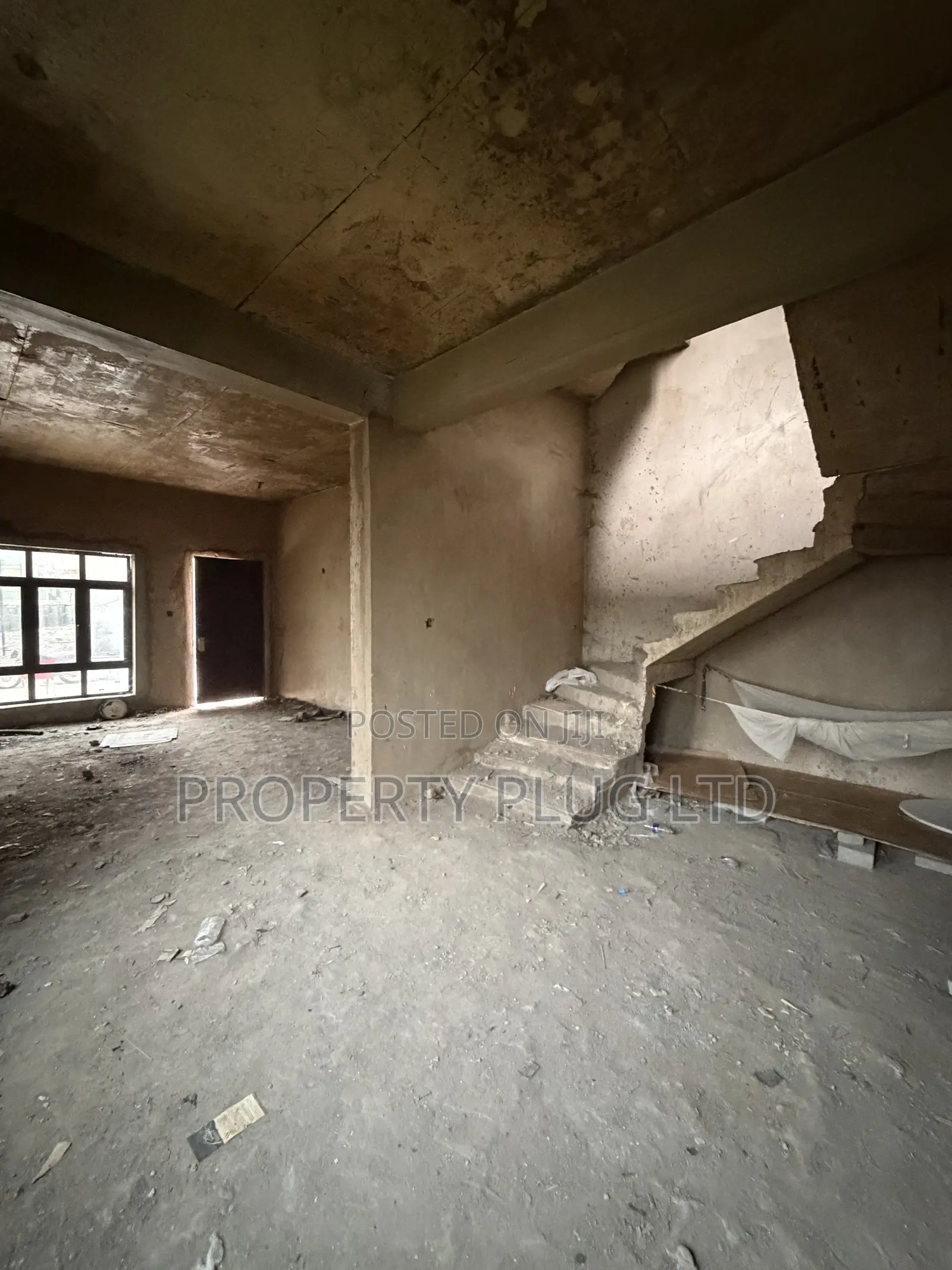 5bdrm Townhouse/Terrace in Idu for sale in Idu