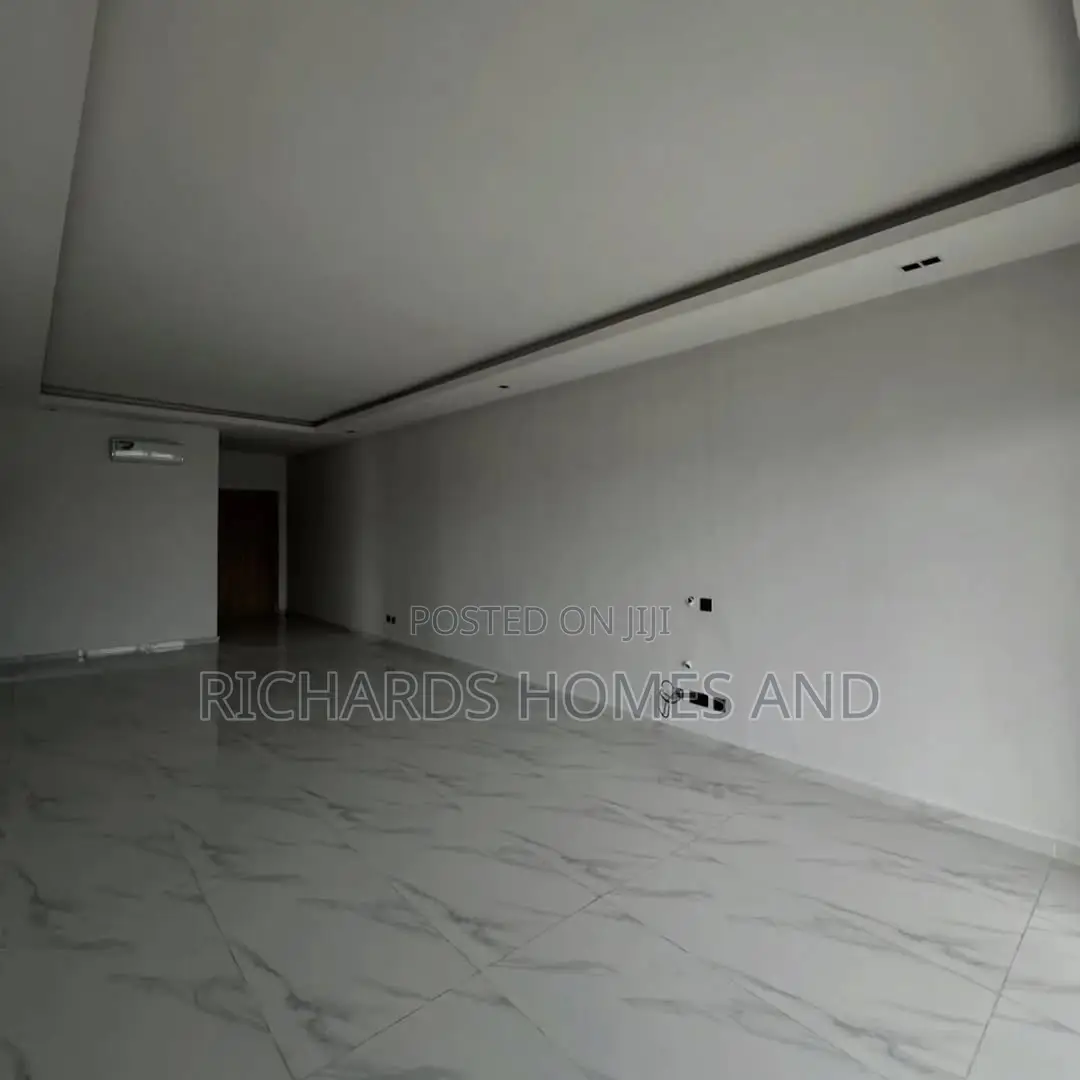 3bdrm Apartment in Kofo Abayomi for rent in Kofo Abayomi