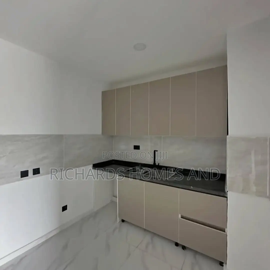 3bdrm Apartment in Kofo Abayomi for rent in Kofo Abayomi