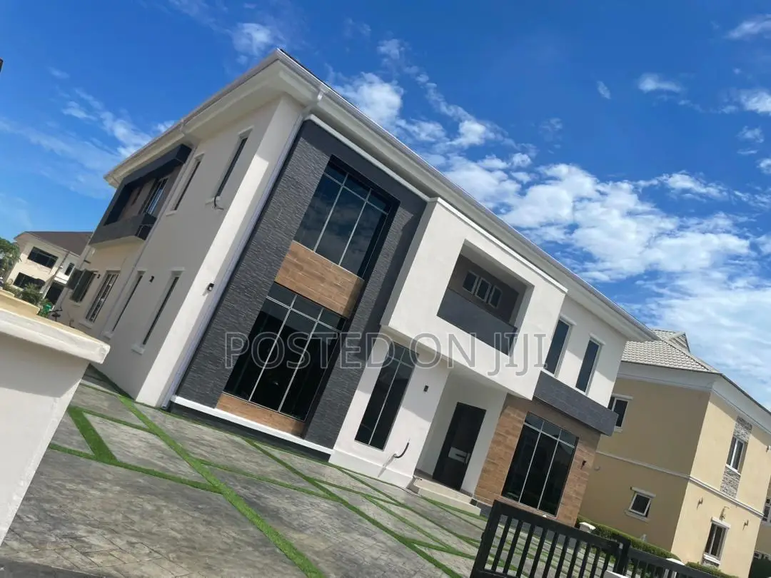 5bdrm Duplex in Northern Foreshore, Lekki Phase 2 for sale in Lekki Phase 2