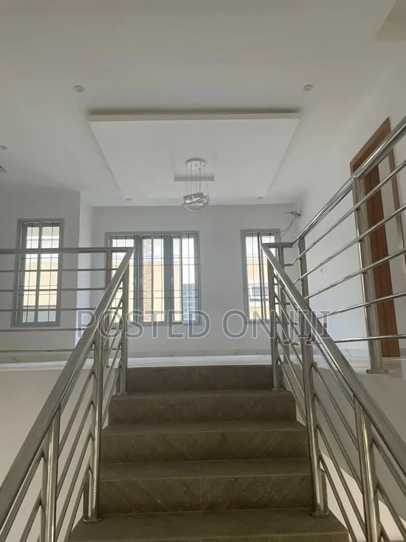5bdrm Duplex in Northern Foreshore, Lekki Phase 2 for sale in Lekki Phase 2
